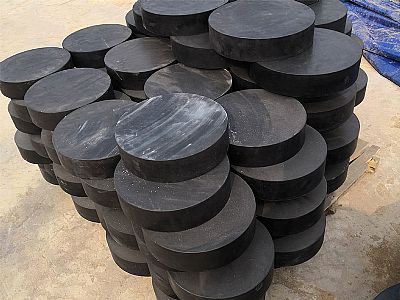 定南县板式橡胶支座由若干层橡胶片与薄钢板经加压硫化